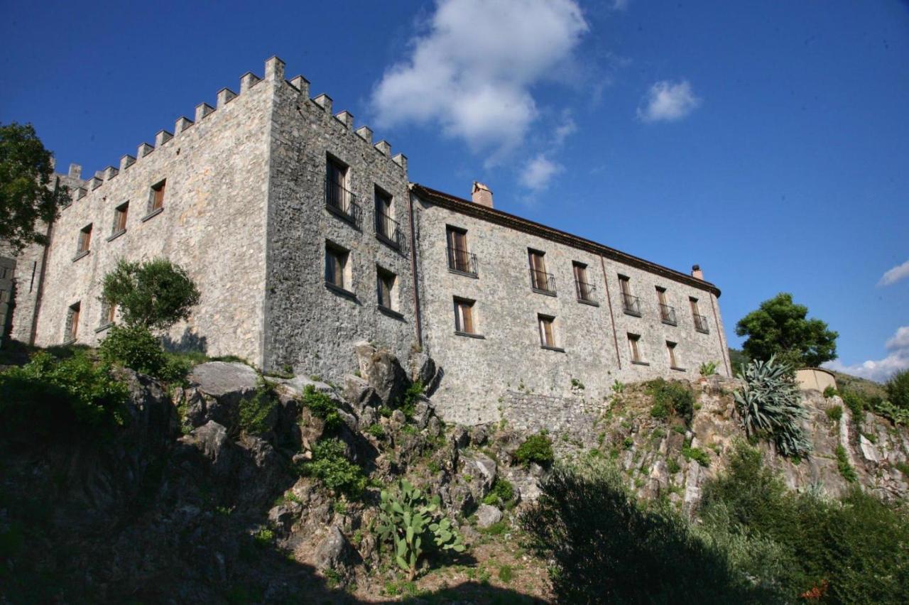 Il Castello Dei Principi Sanseverino Виджанелло Экстерьер фото